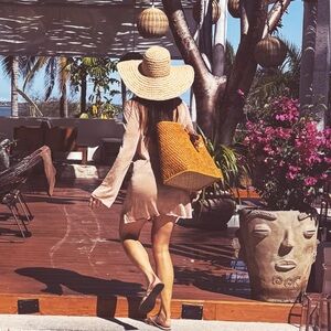 Elegant Beige Straw Sun Hat